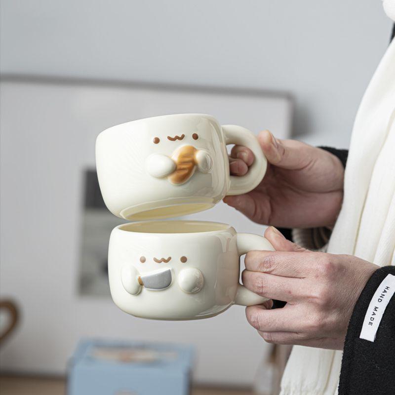 Kreative Cartoon Keramiktasse mit Prägung Niedliche Haushalts-Frühstückstasse für Milch und Kaffee