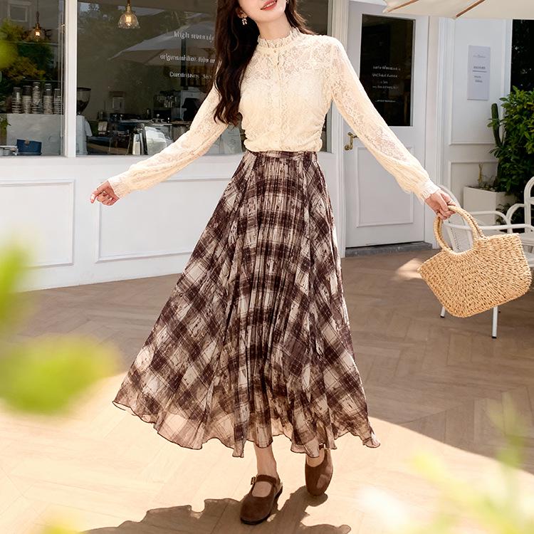 Fei Yuan Women's Lightweight Plaid Color Block Wide-Hem Skirt - Early Spring Fashion