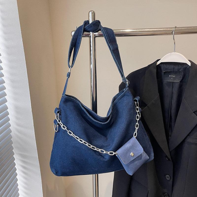 Large capacity bag women's simple winter new fashion shoulder messenger bag retro denim commuter shoulder tote bag