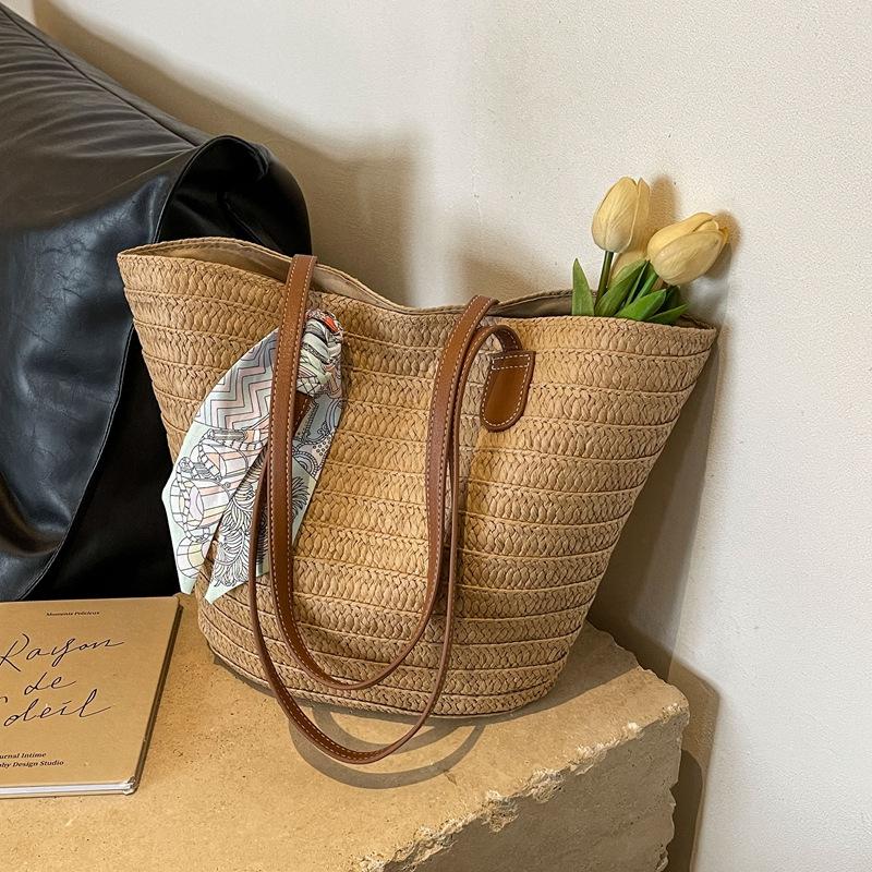 Bag Women's Large-capacity New Vacation Beach Bag Woven Bucket Bag Commuter Tote Bag