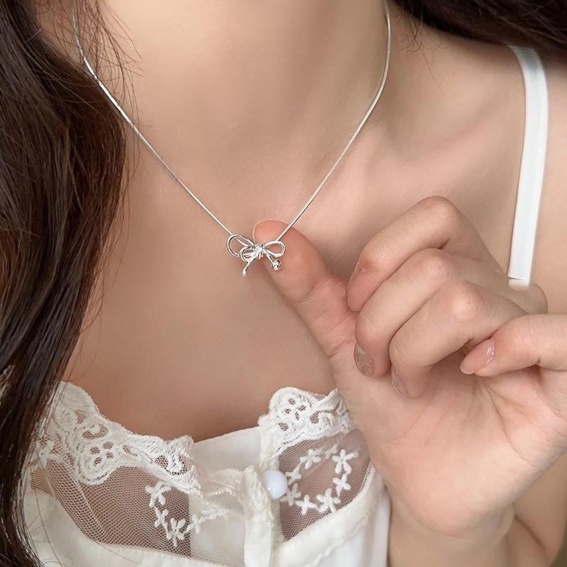 Spot bow necklace women's summer new collarbone chain high-end niche