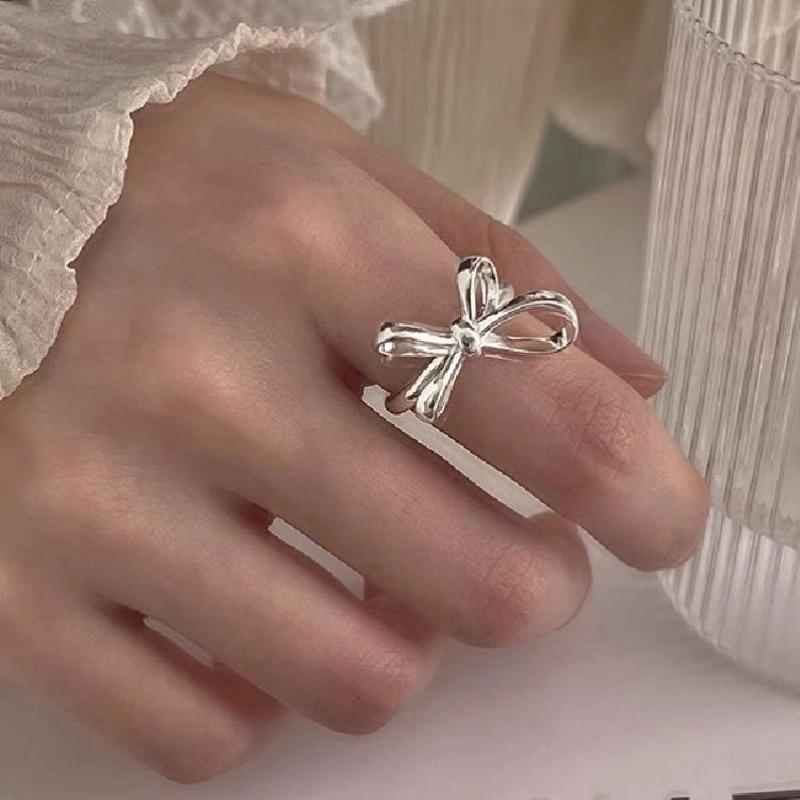 Sterling Silver Floral Ring for Women - High-End Open Joint Design for Autumn/Winter