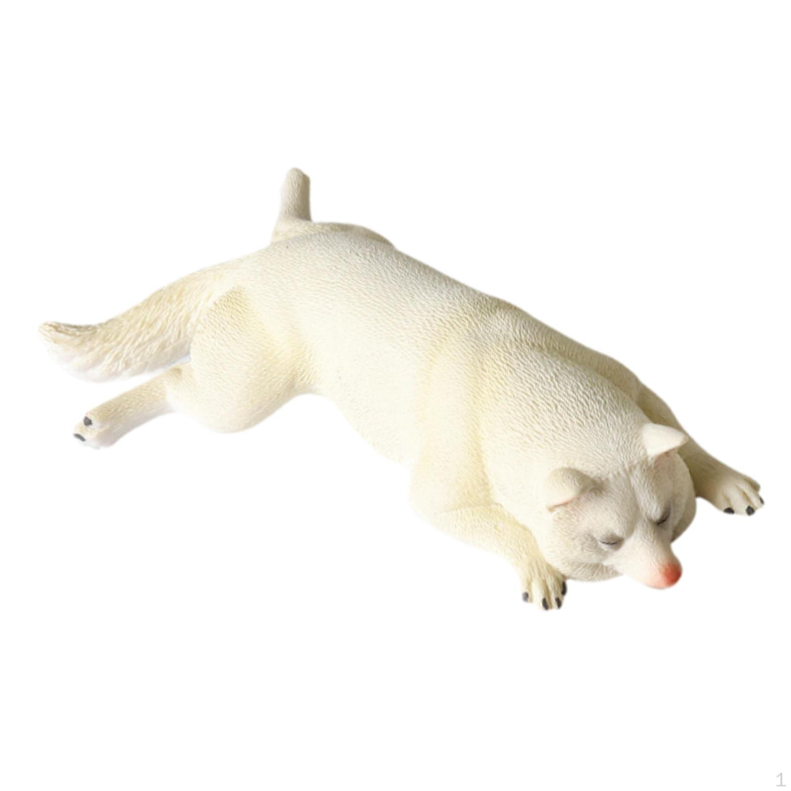 

Скульптура собаки: Реалистичное произведение искусства с изображением собаки белый