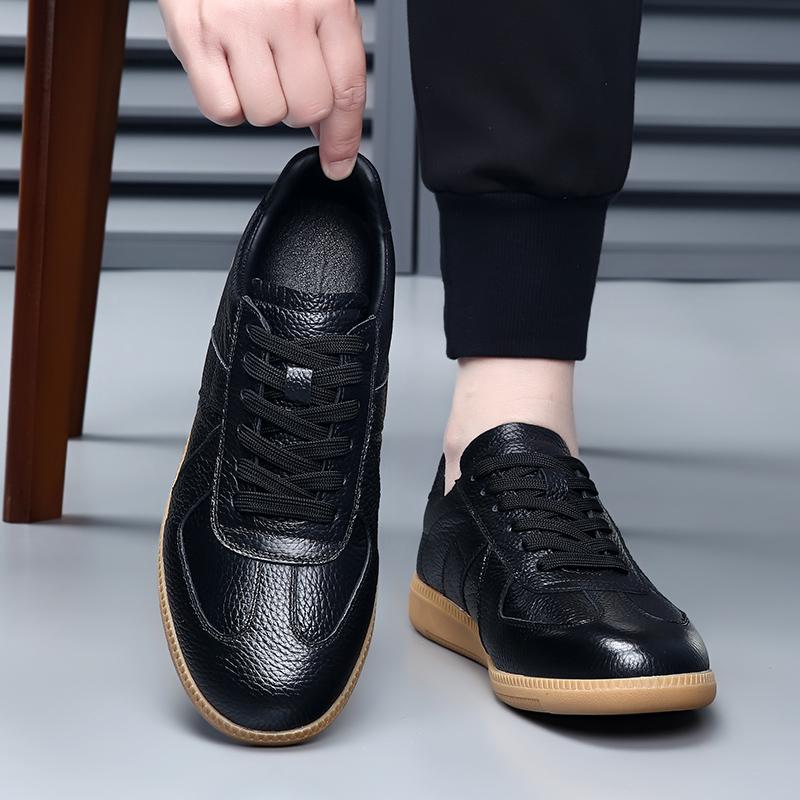 Fashion 2025 New Men's Casual Sneakers Breathable Walking Shoes Fashion Athletic Tennis Shoes for Men Non-Slip Male Lightweight Flats
