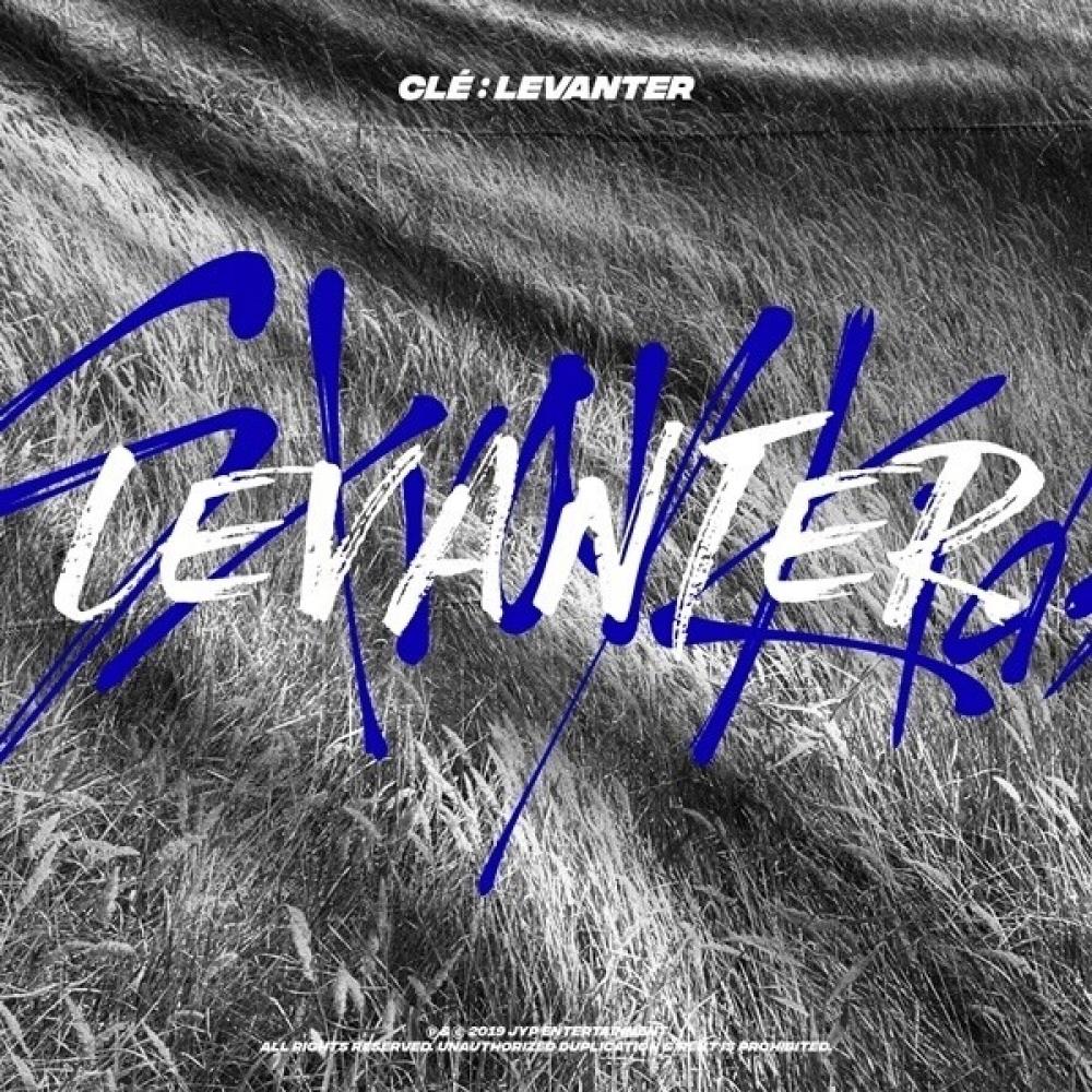 

Стандартное издание Stray Kids CLE Levanter 3 QR-фотокарточка