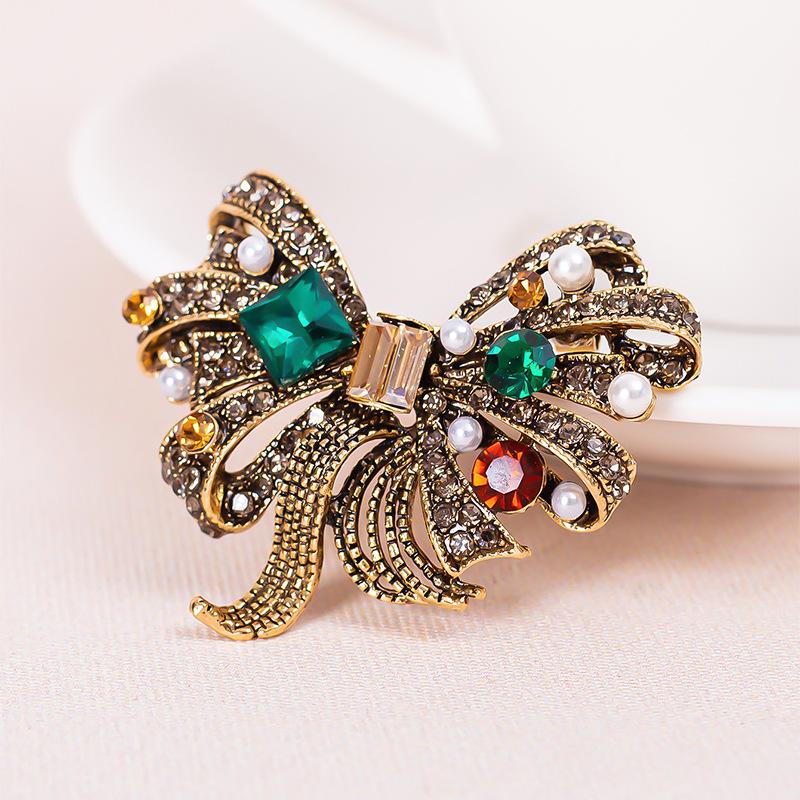 SKEDS Women Girls Vintage Classic Crystal Bow Ribbon Badges Pins Classic Luxury Design Bowknot Pins For Women s Clothing Coat зелёный