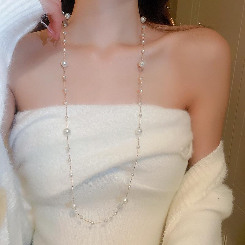 Elegant Rhinestone Pearl & Floral Geometric Necklace - French Retro Style for Autumn/Winter