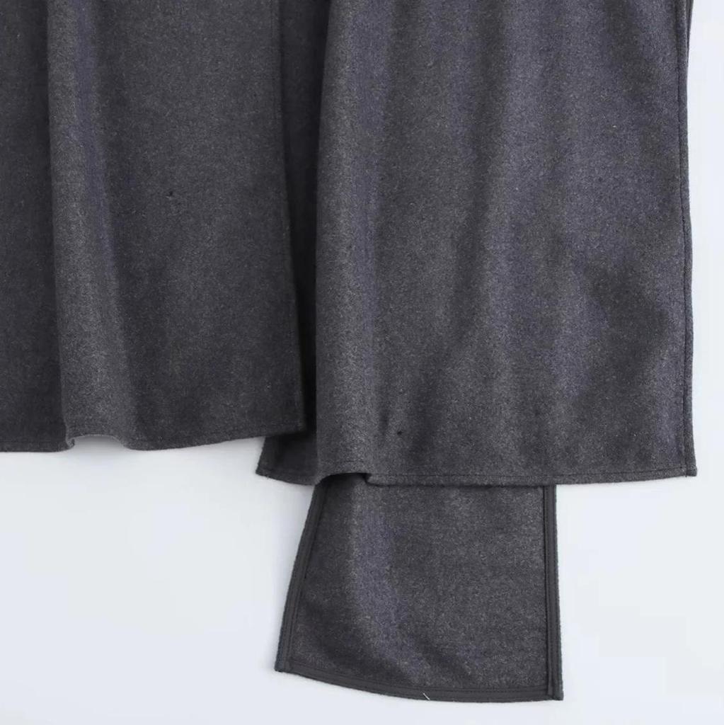 European & American Women's Autumn/Winter Cloak: Chic Long-Sleeve Wool Coat with Fashionable Design