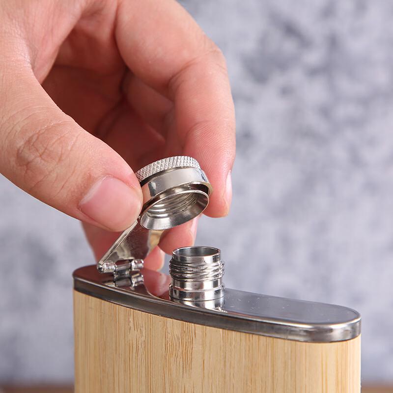 Vintage Wooden Portable Stainless Steel Flask Set