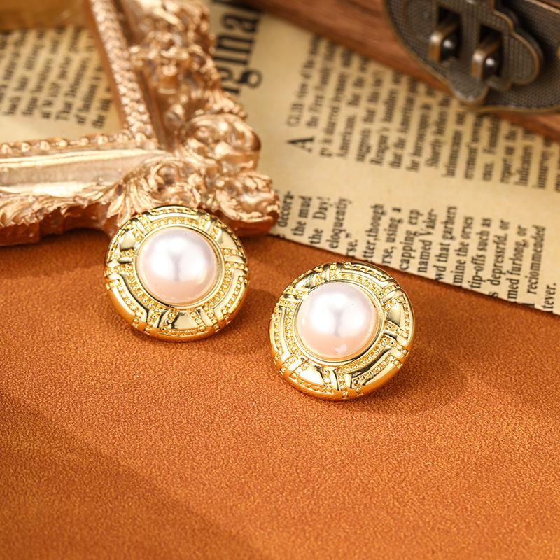 Copper Plated Gold Vintage Pearl Stud Earrings - Elegant Retro Hong Kong Style for Women