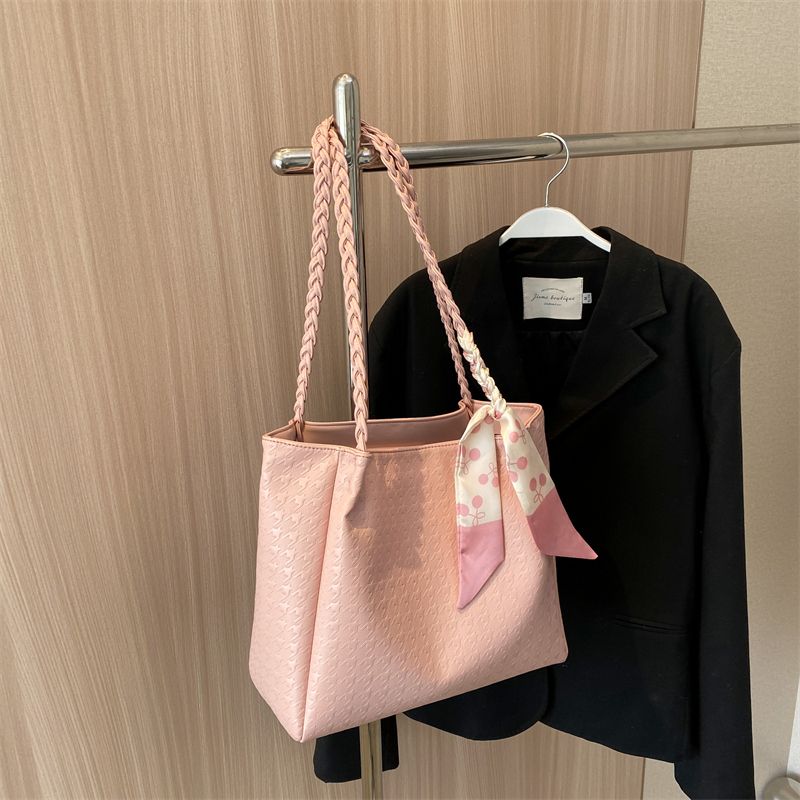

Large Capacity Bag for Women 2025 New Arrival Summer Accessible Luxury Special-Interest Shoulder Bag Fancy Super Hot Commuter Tote Pink