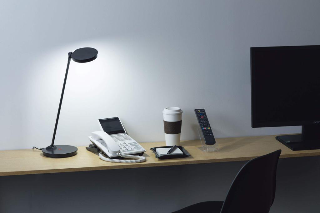 Yamada Lighting Z-Light High Color Rendering LED, Beautiful Skin Tones, White, Z-8N W, Shade Width 160 X 118 Mm, Overall Height 472 Mm