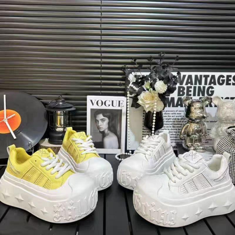 Petites chaussures blanches à semelles épaisses et à grosse tête pour femmes, automne, nouvelles chaussures décontractées en maille à la mode, chaussures muffin polyvalentes pour le sport pour femmes