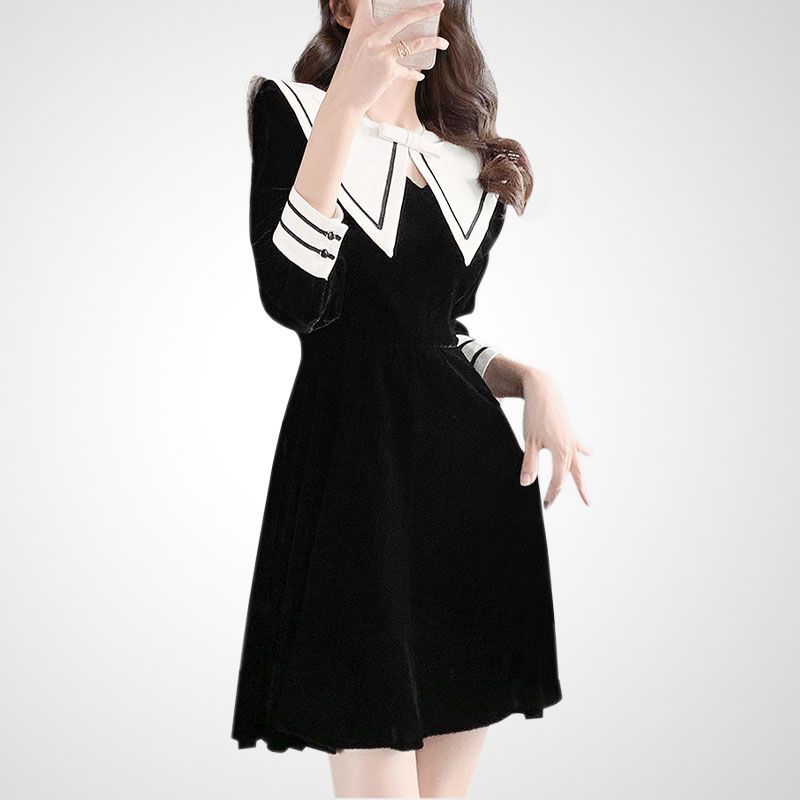 

Платье винтажное приталенное с матросским воротником, омолаживающее Black S