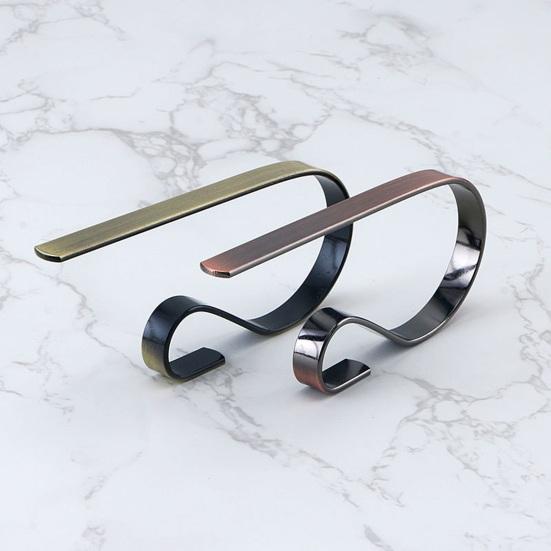 Yousheng Christmas Stocking Holder Non-Slip Silicone Pads Rust-Proof Metal Hanger Garlands Ornament Fireplace Staircase Decor