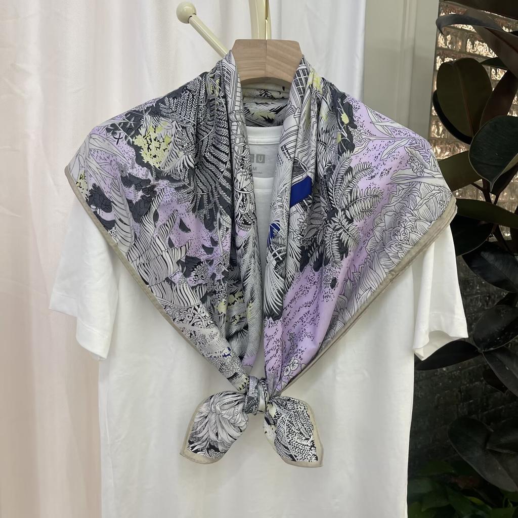 New European  American and Korean Printed Silk Scarf with Large Square Scarf Versatile High-end Twill Sunscreen Decorative Shawl Scarf for Women