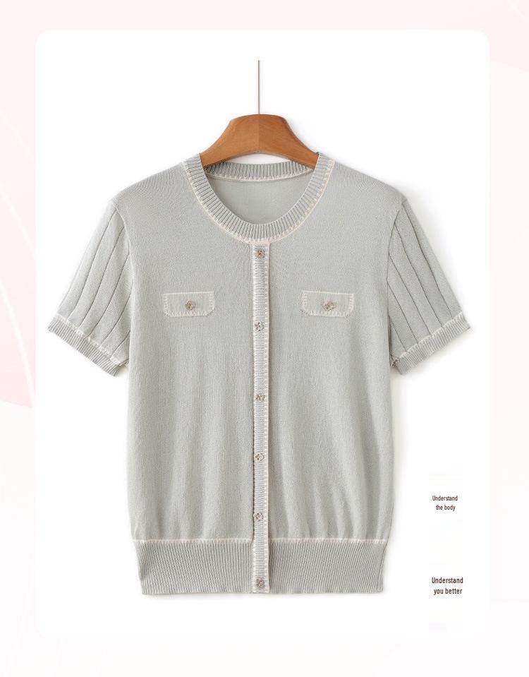 Mom's French Style Ice Silk Knit Top, Short Sleeve, Versatile & Stylish T-shirt for Middle-Aged Women, New Summer Fashion.