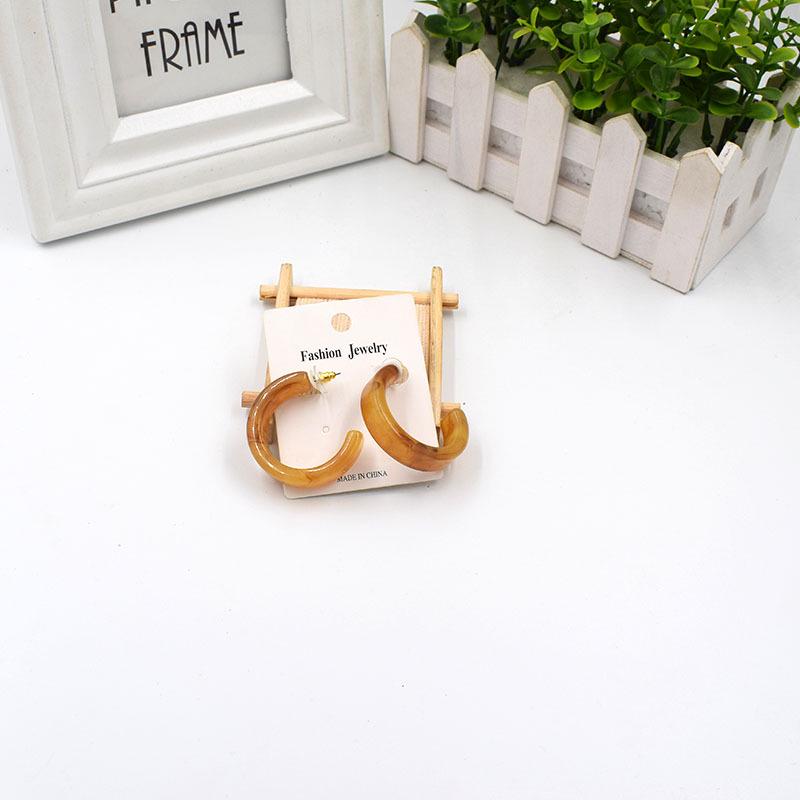 Korean Retro C-Shaped Resin Acrylic Stud Earrings - Fashionable Large Size Dangle for Women