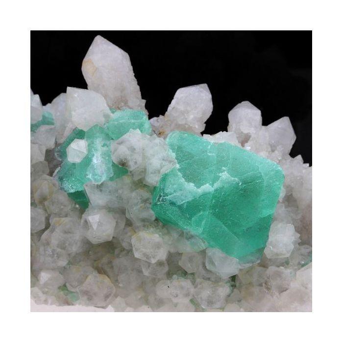 Fluorite verte + Quartz 2315.5 carats