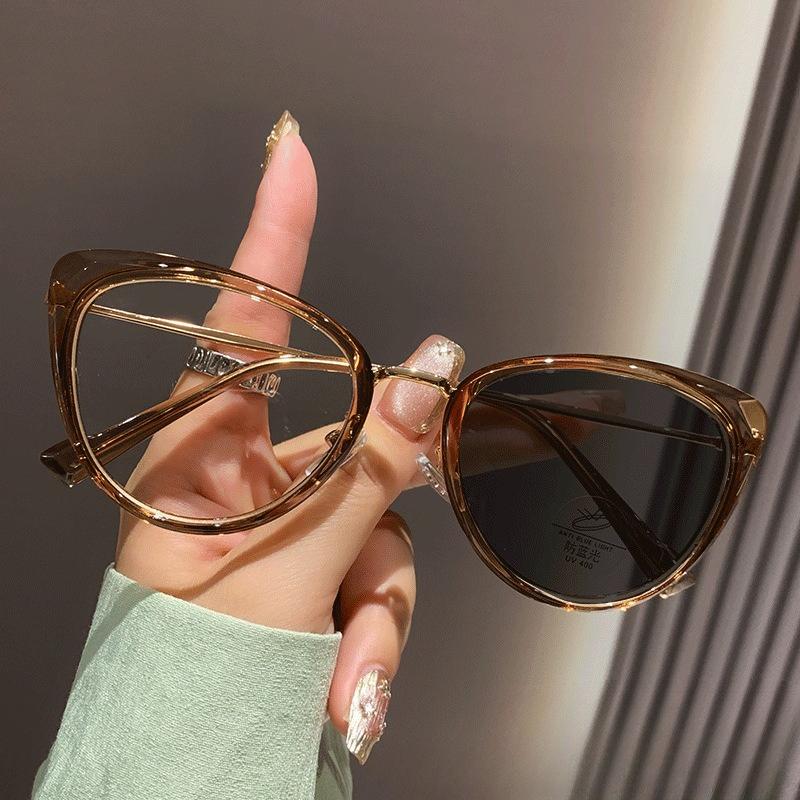 Trendy Photochromic Cat Eye Glasses Anti Blue Light Ultra Light Non Prescription Flat Glasses Alloy TR Frame