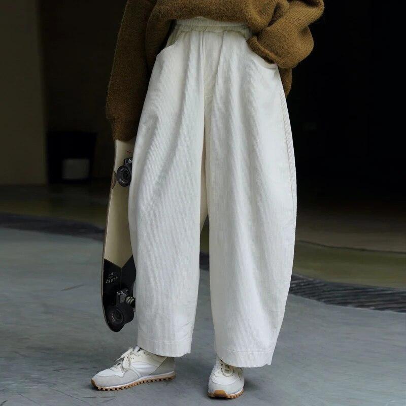 

Johnature Зимние японские повседневные вельветовые брюки длиной до щиколотки с эластичной резинкой на талии, однотонные свободные карманы, женские шаровары M белый