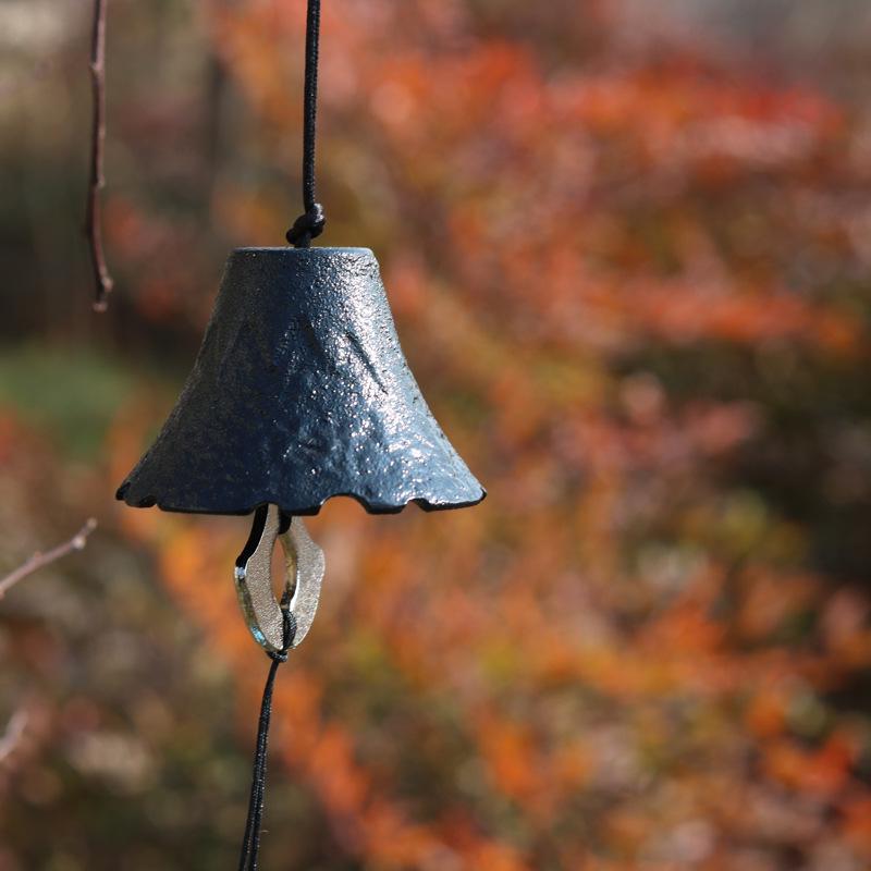 Asian Style Cast Iron Wind Chime: Retro Outdoor Balcony or Camping Ornament Bell