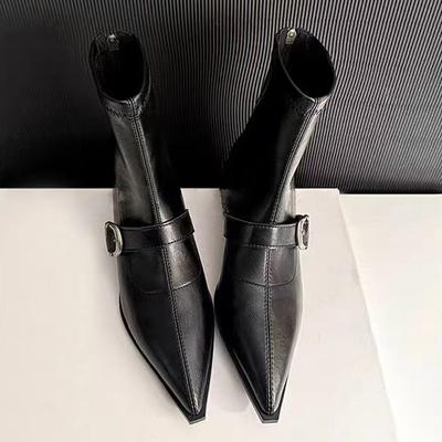 Botas de Cano Curto para Mulheres Bico Fino Sapatos de Salto de Luxo Inverno Vestido Designer 2025 Novas Elegantes Curtas Botas De Muje Sapatos