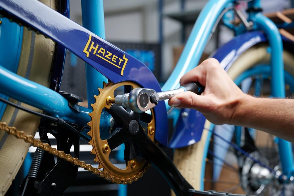 HAZET Inch Ratchet 8816HP 90 4 Degrees Operating Chrome Plated Professional Torque Wrench for Work In Narrow Spaces In the Engine Room Made In Regular