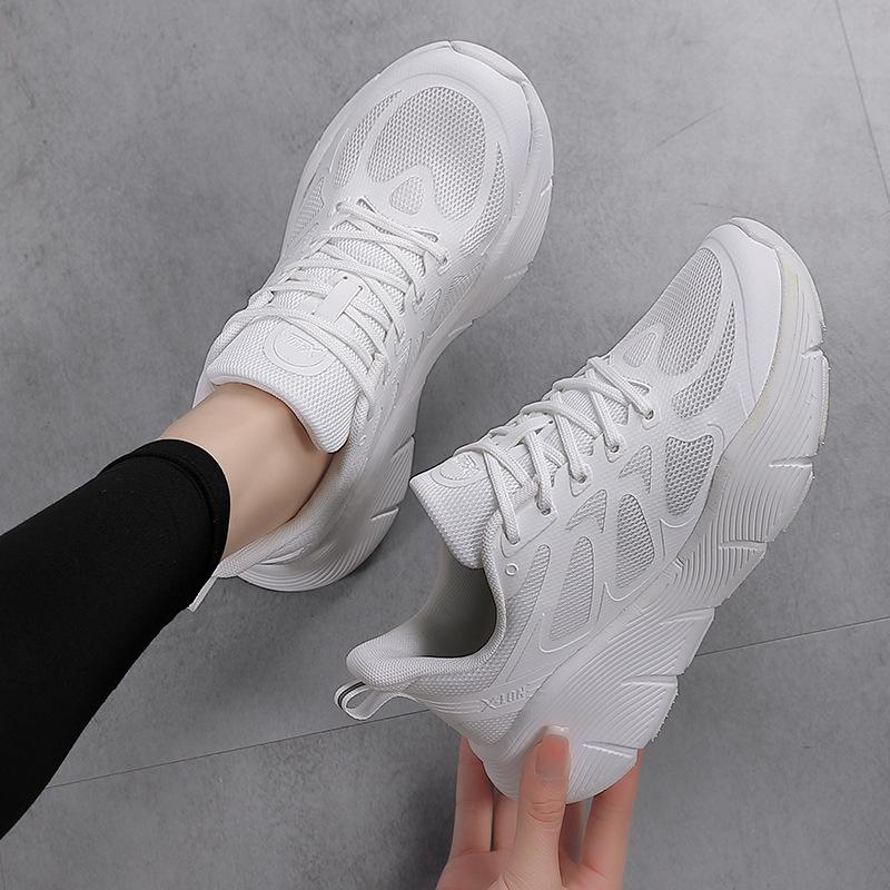 

New white dance shoes, male and female couples soft-soled high-elastic square dance sports shoes, Jiamusi walking and dancing shoes 35
