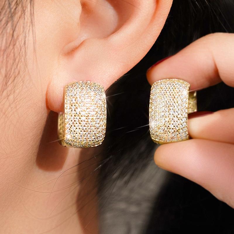 Super Flash Women Full Of Diamond Stud Earrings, Fashionable And Simple Personalized Earrings, Cold Wind And Versatile Square Ear Buckles