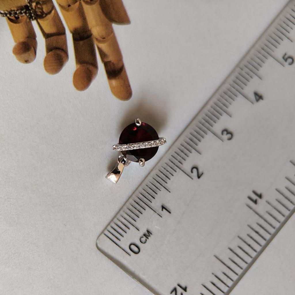 Silver Pendant with Garnet 1.749ct (2181422)