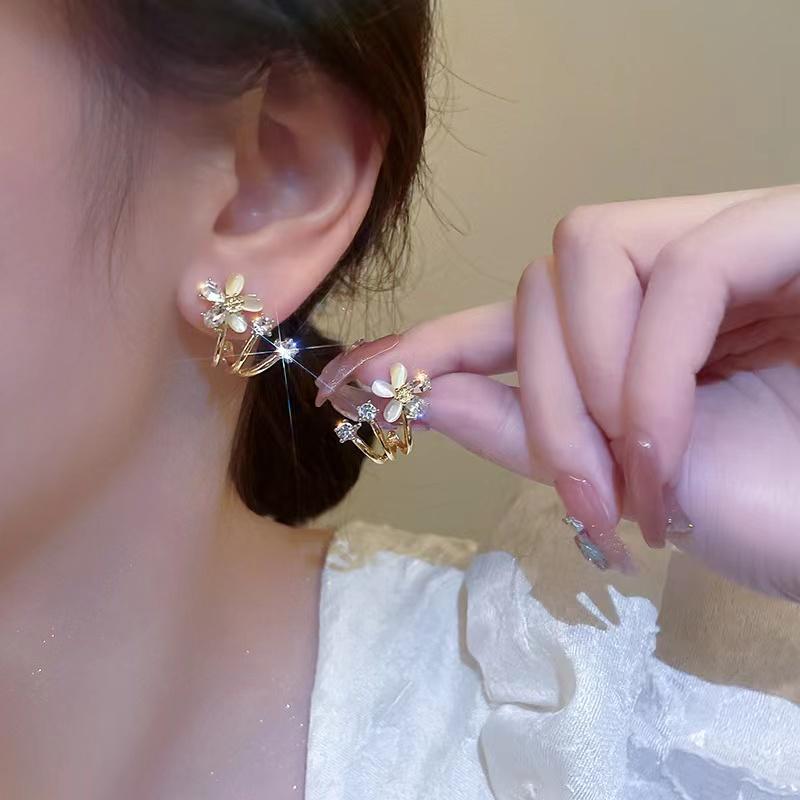 Trend Unique Design Elegant Delicate Zircon Pearl Flower Earrings Women Jewelry Wedding Party Gifts