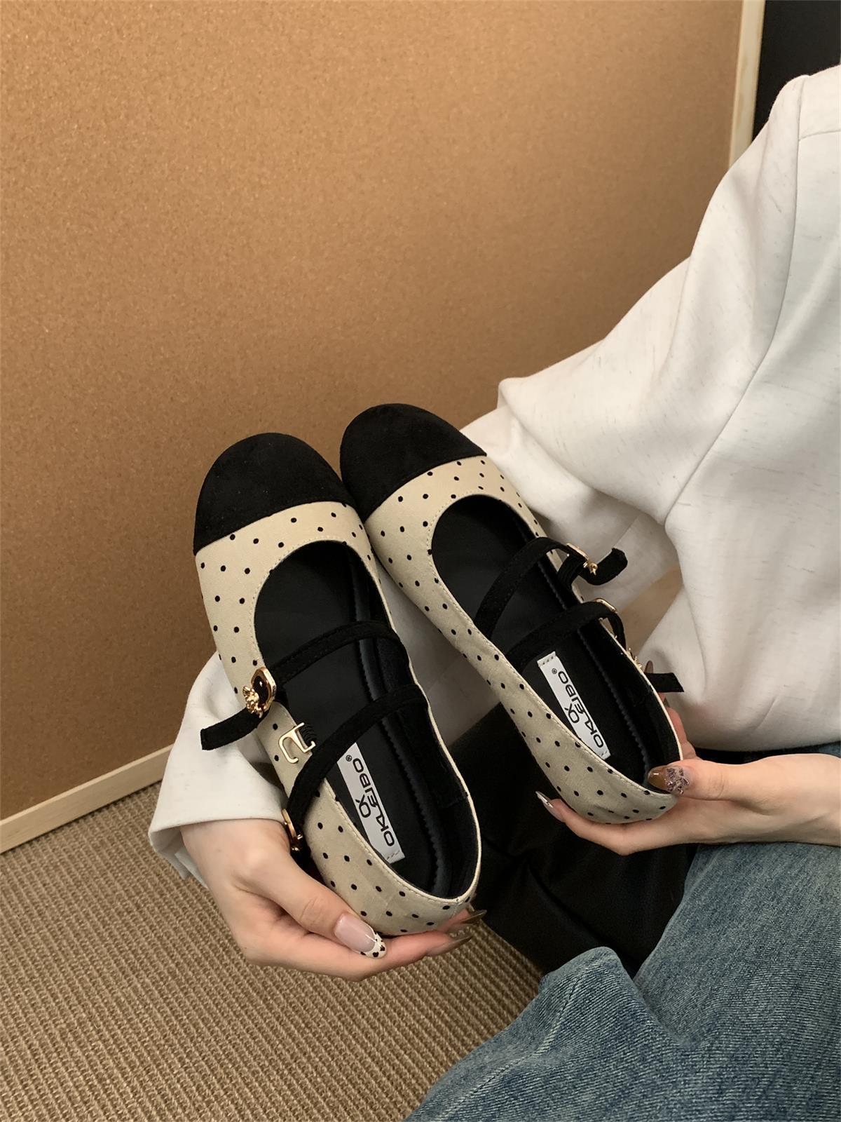 

French retro double buckle Mary Jane flat single shoes women s 2025 new niche versatile ballet shoes grandma shoes 39