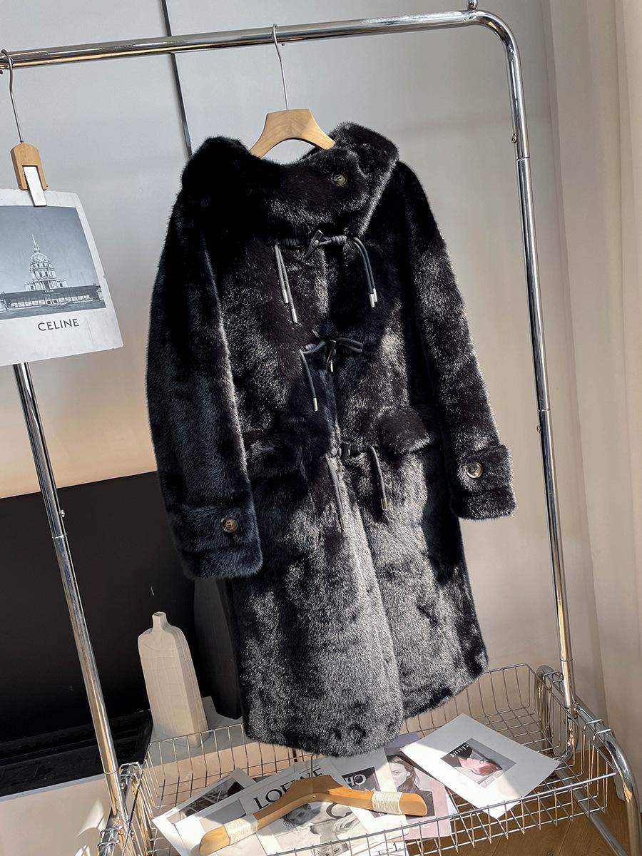 

Women s Medium-length Coat With Ox Horn Buttons, Made Of Mink Fur XL чёрный