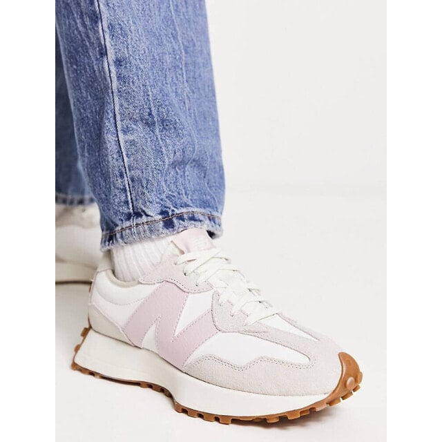 

Кроссовки New Balance 327 кремового и розового цветов.