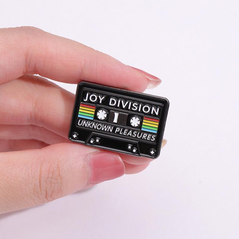 Creative New Style Radio Letter Tape Brooch Cartoon Music Theme Series Alloy Accessory Badge