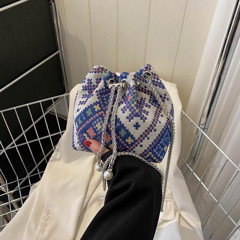 

Stylish Medium Cotton Linen Bucket Bag For Daily Fashion With Single Shoulder Strap синій