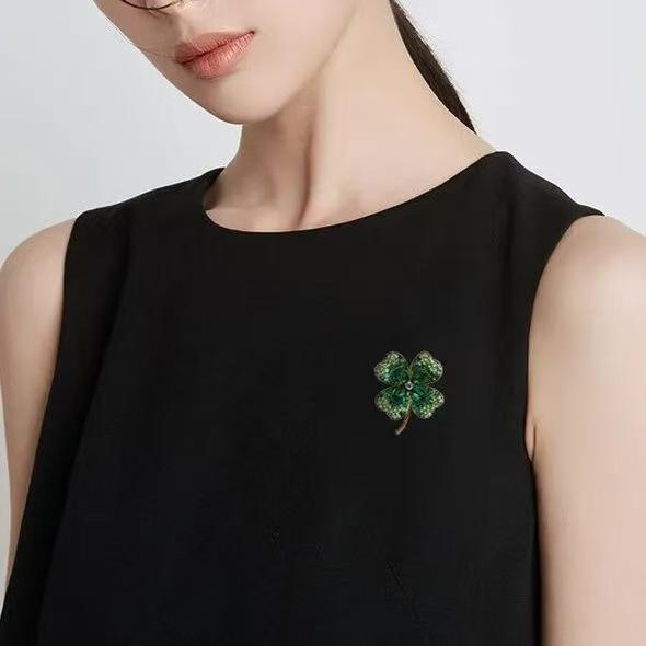 Rhinestone Four-Leaf Clover Brooch - Elegant Green Jewelry Accessory for Suit Jackets