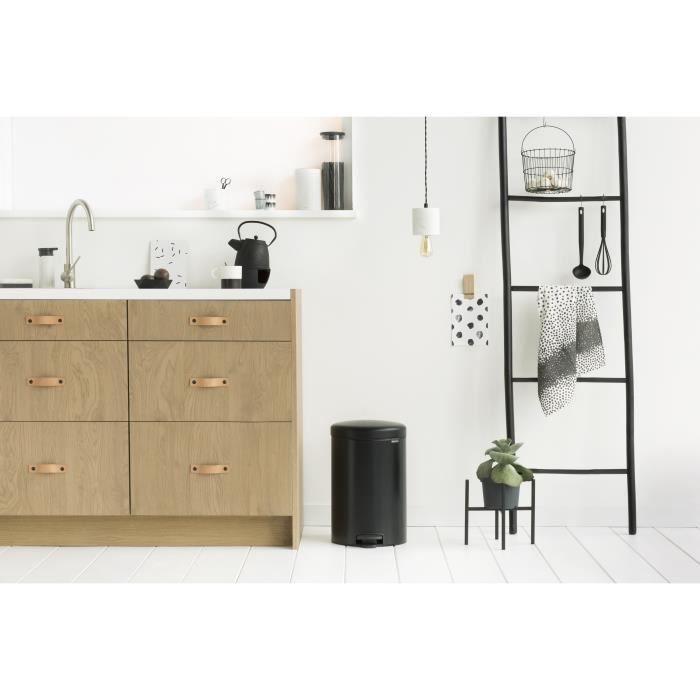 BRABANTIA Poubelle à pédale New Icon 20 L noir mat