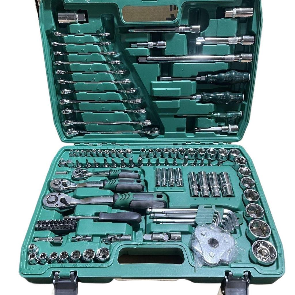 150-Piece Automotive Repair Tool Set: Socket Wrench & Combination Tools for Car Maintenance