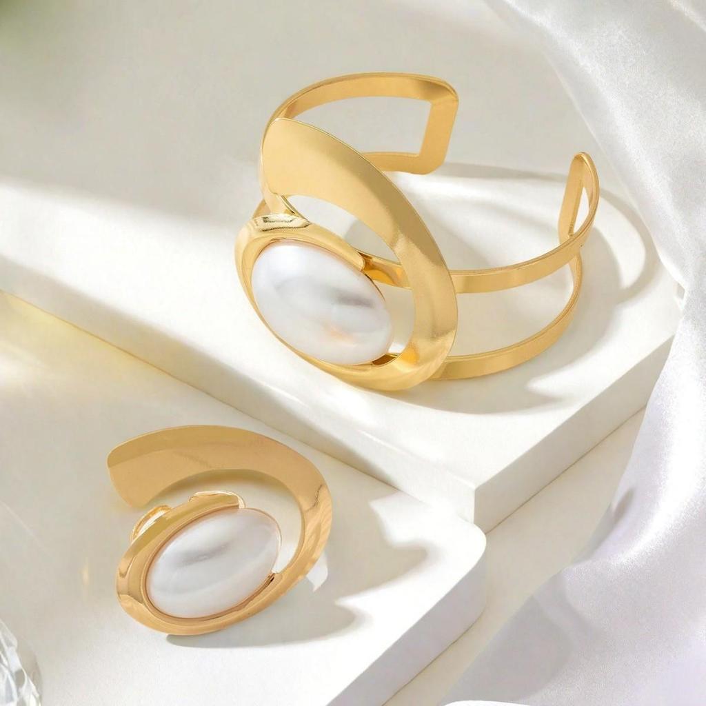 Exaggerated Pearl Spiral Bangle & Ring Set - Stylish and Unique Jewelry Design