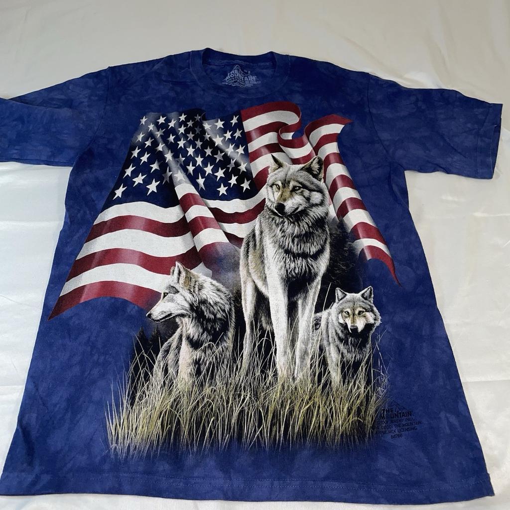 The Mountain Unisex Small Blue USA Flag Wolf Pack Short Sleeve T Shirt 2924 Unisex T-Shirt