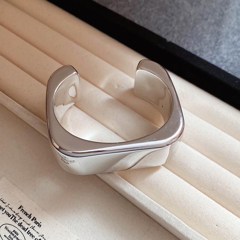 Wave cold wind opening bracelet exaggerated simple design bracelet light luxury jewelry women