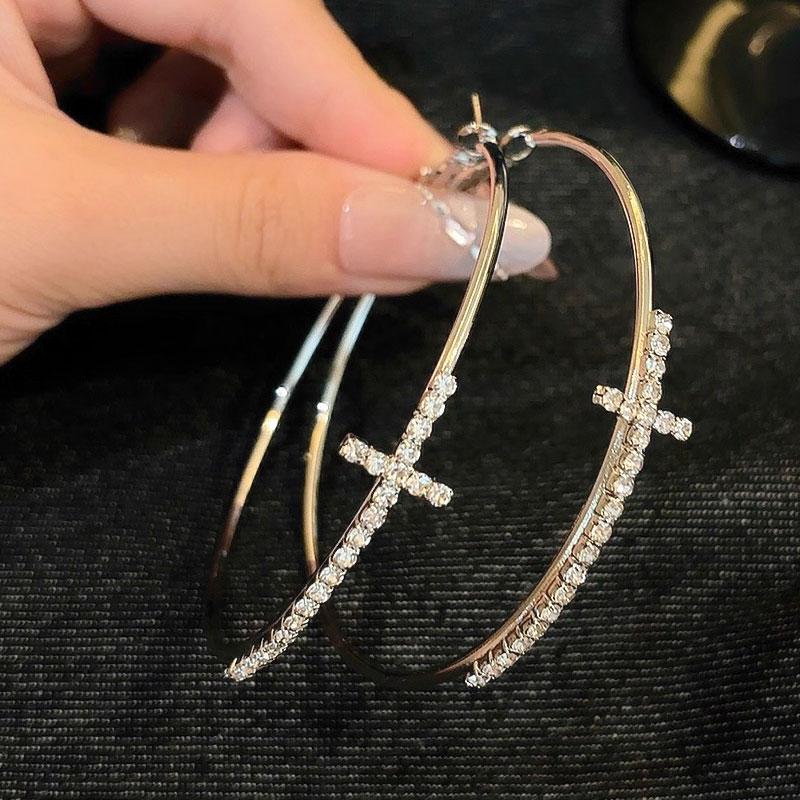 Modische Schlichte Creolen für Damen Kreuz Glänzend Kristall Gold Silber Metall Y2K Punk Schmuck Tägliches Party-Zubehör Runde Ohrringe