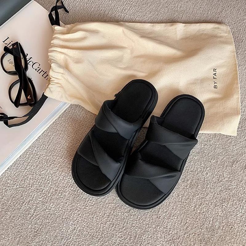 

The same soft bubble~ stepping on shit feeling kink one word casual thick-soled slippers women s sandals outside summer 40