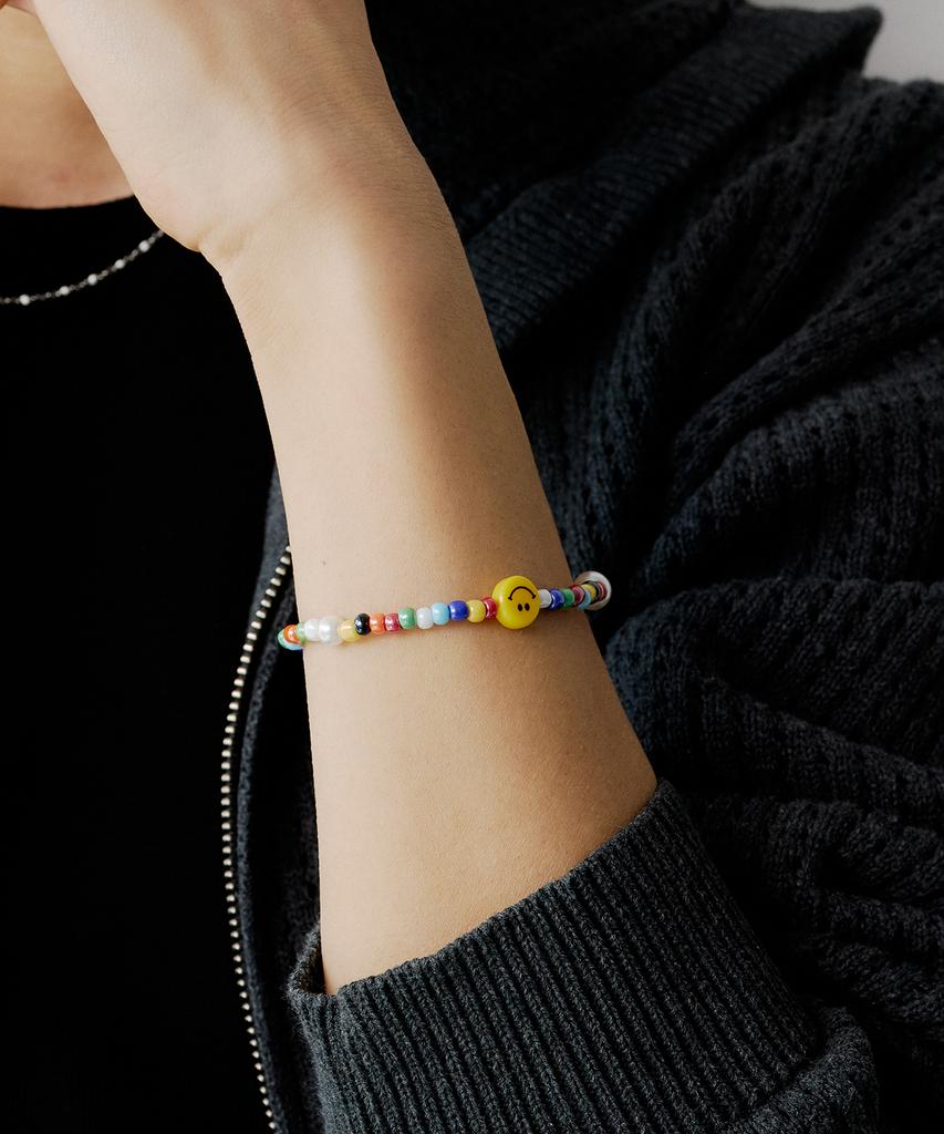 Silvertag Beb-26Ss1 Eggshell Bead Smile Bracelet