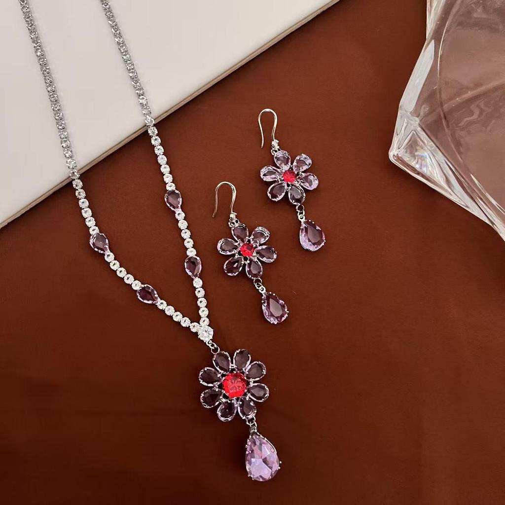 Elegant Zirconia Butterfly & Flower Earrings Set – Lightweight Luxury Design for Women