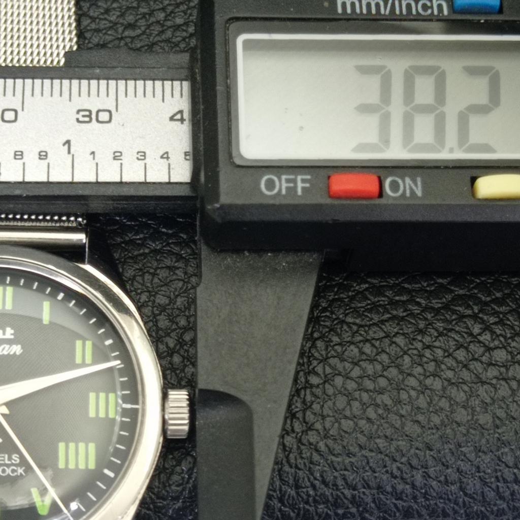 VINTAGE HMT JAWAN HAND-WINDING INDIAN MENS BLACK COLOR DIAL WATCH A700283-5 R202-a700283