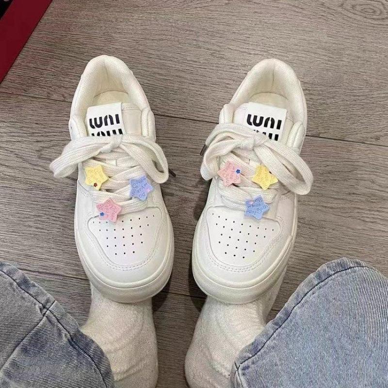 Stall board shoes for women, comfortable feet, increased platform soles, students commuting beige