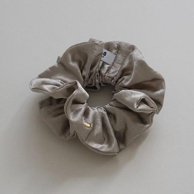 Watch Twin Glossy Scrunchie [Now Beige]